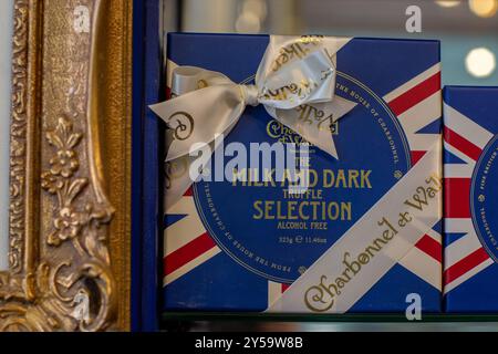 Charbonnel et Walker Chocolate Old Bond Street Store, London UK Stockfoto