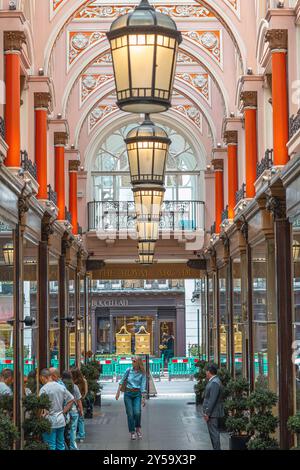 The Royal Arcade in Old Bond Street, London, Großbritannien Stockfoto