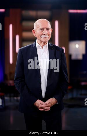 Sportreporter Werner Hansch bei der Aufzeichnung der WDR-Talkshow Kölner Treff im WDR Studio BS 3. Köln, 19.09.2024 NRW Deutschland *** Sportreporter Werner Hansch bei der Aufnahme der WDR Talkshow Kölner Treff im WDR Studio BS 3 Köln, 19 09 2024 NRW Deutschland Copyright: XChristophxHardtx Stockfoto