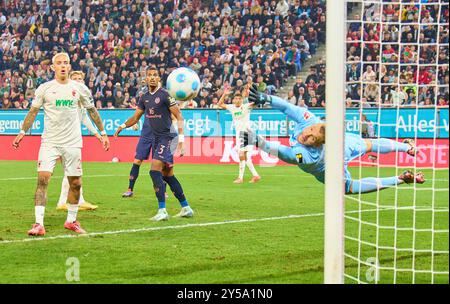 Augsburg, Deutschland. September 2024. Robin ZENTNER, Torwart MZ 27 verteidigte am 20. September 2024 das Spiel FC AUGSBURG - FSV MAINZ 05 in Augsburg. Saison 2024/2025, 1.Bundesliga, FCA, Spieltag 4, 4.Spieltag Fotograf: ddp Images/STAR-Images - DFL-VORSCHRIFTEN VERBIETEN JEDE VERWENDUNG VON FOTOS als BILDSEQUENZEN und/oder QUASI-VIDEO - Credit: ddp Media GmbH/Alamy Live News Stockfoto