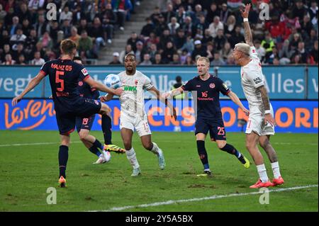 Deutschland, Bayern, Augsburg, Fussball, FC Augsburg - 1. FSV Mainz 05, in der WWK Arena, Augsburg, 4. Spieltag, 20.09.24, v.l. DFL/DFB-Vorschriften verbieten jede Verwendung von Fotografien als Bildsequenzen und/oder Quasi-Video, Stockfoto