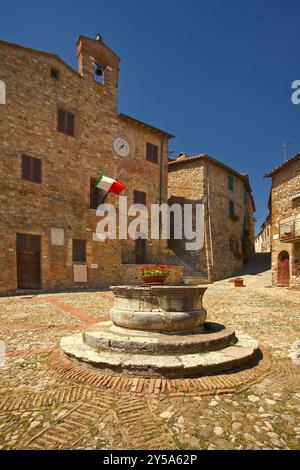 Das Dorf Castiglione d'Orcia ist ein Beispiel für mittelalterliche Architektur perfekt erhalten Stockfoto