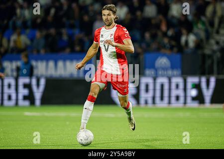 Den Bosch, Niederlande. September 2024. DEN BOSCH, NIEDERLANDE - 20. SEPTEMBER: Pascal Mulder vom FC Emmen dribbelt während des niederländischen Keuken Kampioen Divisie Spiels zwischen dem FC den Bosch und dem FC Emmen im Stadion de Vliert am 20. September 2024 in den Bosch. (Foto: Broer van den Boom/Orange Pictures) Credit: Orange Pics BV/Alamy Live News Stockfoto