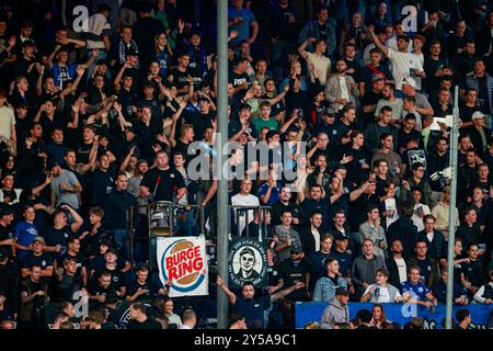 Den Bosch, Niederlande. September 2024. DEN BOSCH, NIEDERLANDE - 20. SEPTEMBER: Fans des FC den Bosch beim niederländischen Keuken Kampioen Divisie Spiel zwischen dem FC den Bosch und dem FC Emmen im Stadion de Vliert am 20. September 2024 in den Bosch, Niederlande. (Foto: Broer van den Boom/Orange Pictures) Credit: Orange Pics BV/Alamy Live News Stockfoto