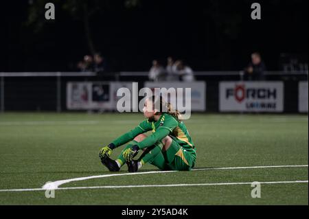 Torhüterin Lise Musique (32 Standard Femina de Lüttich) sieht beim Lotto Super League Spiel zwischen KRC Genk Ladies und Standard Femina de Lüttich am Zwartberg in Genk, Belgien (Martin Pitsch/SPP) negativ aus. /Alamy Live News Stockfoto