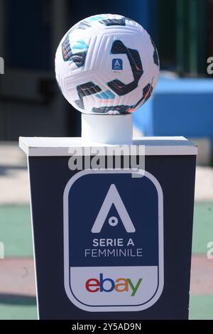 Cercola, Italien. September 2024. Der Ball der Frauen Serie A während des Fußballs – italienische Serie A Frauen zwischen Napoli Femminile und US Sassuolo im Giuseppe Piccolo Stadium am 20. September 2024 in Cercola, italien (Credit Image: © Agostino Gemito/Pacific Press via ZUMA Press Wire) NUR ZUR REDAKTIONELLEN VERWENDUNG! Nicht für kommerzielle ZWECKE! Quelle: ZUMA Press, Inc./Alamy Live News Stockfoto