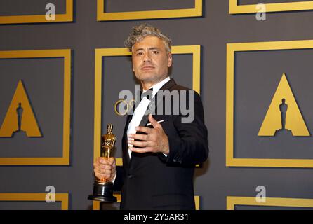 Taika Waititi bei der 92. Oscarverleihung - Presseraum im Dolby Theatre in Hollywood, USA am 9. Februar 2020. Stockfoto