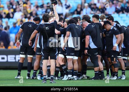 Sydney, Australien. September 2024. Alle Blacks in einem Huddle während des Rugby Championship-Spiels zwischen Australien und Neuseeland im Accor Stadium in Sydney, Australien am 21. September 2024. Foto von Peter Dovgan. Nur redaktionelle Verwendung, Lizenz für kommerzielle Nutzung erforderlich. Keine Verwendung bei Wetten, Spielen oder Publikationen eines einzelnen Clubs/einer Liga/eines Spielers. Quelle: UK Sports Pics Ltd/Alamy Live News Stockfoto