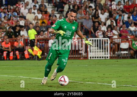 Granada, Spanien. September 2024. Antonio Herrero von Málaga CF während des Liga-Spiels zwischen Granada CF und Málaga CF im Nuevo Los Cármenes Stadion am 20. September 2024 in Granada, Spanien. (Foto: José M Baldomero/Pacific Press) Credit: Pacific Press Media Production Corp./Alamy Live News Stockfoto