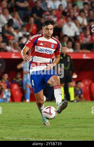 Granada, Granada, Spanien. September 2024. Miguel Rubio von Granada CF während des Liga-Spiels zwischen Granada CF und MÃlaga CF im Nuevo Los CÃrmenes Stadion am 20. September 2024 in Granada, Spanien. (Kreditbild: © José M Baldomero/Pacific Press via ZUMA Press Wire) NUR REDAKTIONELLE VERWENDUNG! Nicht für kommerzielle ZWECKE! Quelle: ZUMA Press, Inc./Alamy Live News Stockfoto