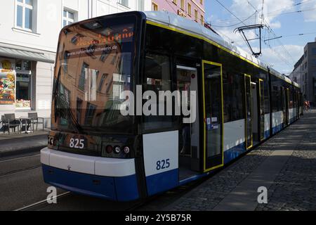Schwerin, Deutschland Aug 26 2024 Straßenbahn 1 von NVS zur Hegelstraße in Schwerin Stockfoto