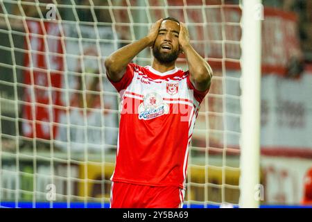 Halle, Deutschland. September 2024. Halle, Deutschland 20. September 2024: Regionalliga Nord/Ost – 2024/2025 – Hallescher FC gegen Hertha BSC II im Bild: Cyrill Akono (Halle) unzufrieden auf dem Spielfeld. Quelle: dpa/Alamy Live News Stockfoto