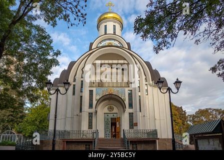 ROSTOW AM DON, RUSSLAND - 03. OKTOBER 2021: Kirche der Fürbitte der Heiligen Jungfrau. Rostow am Don, Russland Stockfoto