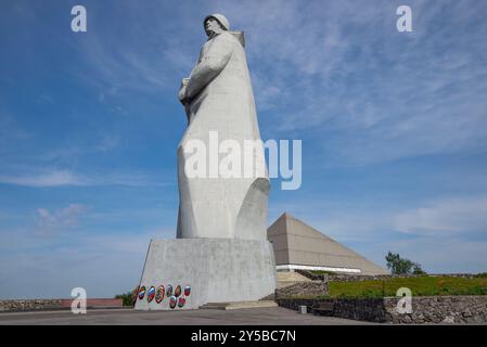 MURMANSK, RUSSLAND - 28. JULI 2024: Skulptur Aljoscha. Gedenkkomplex „für die Verteidiger der sowjetischen Arktis während des Großen Vaterländischen Krieges“. Murman Stockfoto