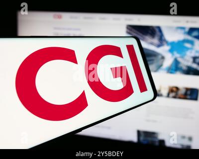 Deutschland. August 2024. In dieser Fotoabbildung wird das Logo des kanadischen IT-Unternehmens CGI Inc. Auf einem Smartphone-Bildschirm mit seiner Business-Website im Hintergrund angezeigt. (Credit Image: © Timon Schneider/SOPA Images via ZUMA Press Wire) NUR REDAKTIONELLE VERWENDUNG! Nicht für kommerzielle ZWECKE! Stockfoto