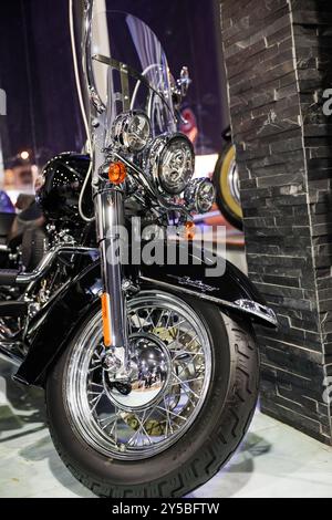 Speiche (Felge) am Vorderrad eines alten Harley Davidson Motorrads Stockfoto