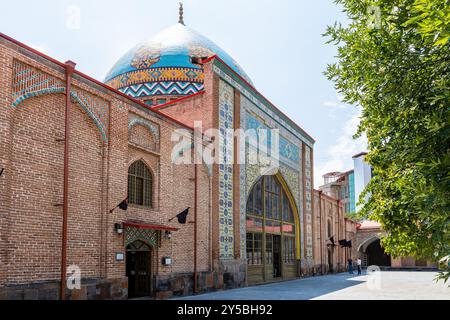 Jerewan, Armenien - 28. Juli 2024: Bau der Blauen Moschee in Jerewan am sonnigen Sommertag Stockfoto