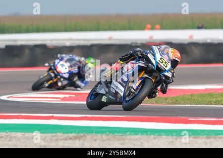 (55) Andrea Locatelli aus Italien vom Pata Prometeon Yamaha Team fährt Yamaha YZF R1 in Aktion während der FIM Motul Superbike World Championship - Free Training Session der Acerbis Italian Round auf dem Cremona Circuit in San Martino del Lago am 21. September 2024 in Cremona, Italien. Quelle: Independent Photo Agency Srl/Alamy Live News Stockfoto