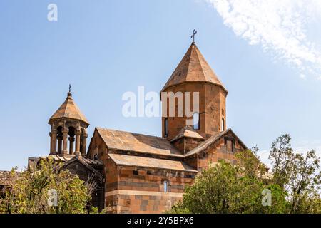 Kirche der Heiligen Mutter Gottes (Surb Astvatzatzatzin) des Chor Virap Klosters, Armenien an sonnigen Sommertagen Stockfoto