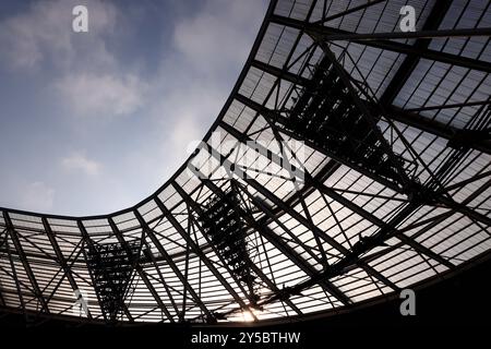 London Stadium, London, Großbritannien. September 2024. Premier League Football, West Ham United gegen Chelsea; Silhouette der Flutlichter im London Stadium Credit: Action Plus Sports/Alamy Live News Stockfoto