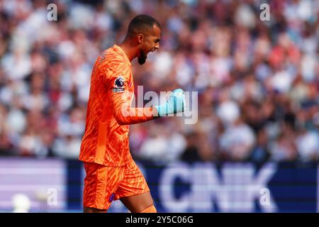 London Stadium, London, Großbritannien. September 2024. Premier League Football, West Ham United gegen Chelsea; Robert Sanchez aus Chelsea feiert das Tor von Nicolas Jackson für 0-2 in der 18. Minute Credit: Action Plus Sports/Alamy Live News Stockfoto