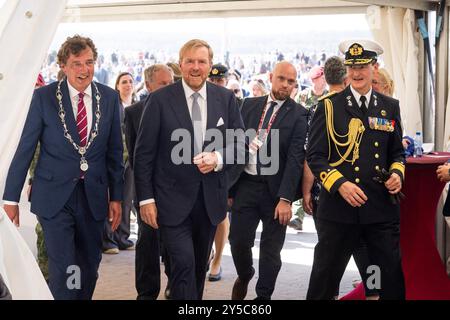 EDE, Niederlande, 2024 2011-09-21 13:06:28 EDE, 21-09-2024, Ginkelse Heide König Willem Alexander während der Luftlandezeit und des Gedenkens im Kontext von 80 Jahren Freiheit. König Willem-Alexander nimmt an der Gedenkveranstaltung auf der Ginkelse Heide Teil und legt den ersten Kranz am Luftlandedenkmal ab. FOTO: NLBeeld/Patrick van EMST Credit: NL Beeld / Patrick van EMST Stockfoto