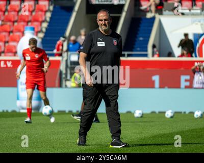 Frank Schmidt (FC Heidenheim, Cheftrainer), GER, FC Heidenheim vs. SC Freiburg, Fussball, Bundesliga, 4. Spieltag, Spielzeit 2024/2025, 21.09.2024, Eibner-Pressefoto/Sascha Walther Stockfoto