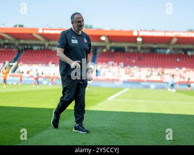 Heidenheim, Deutschland. September 2024. Frank Schmidt (FC Heidenheim, Cheftrainer), GER, FC Heidenheim vs. SC Freiburg, Fussball, Bundesliga, 4. Spieltag, Spielzeit 2024/2025, 21.09.2024, Eibner-Pressefoto/Sascha Walther Credit: dpa/Alamy Live News Stockfoto