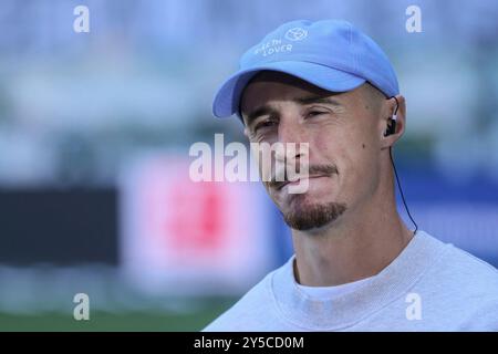 Bremen, Deutschland. September 2024. v.li.: Marco Friedl (SV Werder Bremen, 32) Portrait, Nahaufnahme, Einzelfoto, Einzelbild, lächelt, lacht, Freude, freut sich, 21.09.2024, Bremen (Deutschland), Fussball, Bundesliga, SV Werder Bremen - FC Bayern München Credit: dpa/Alamy Live News Stockfoto