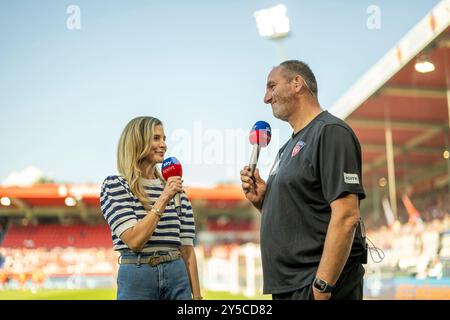 Heidenheim, Deutschland. September 2024. Frank Schmidt (FC Heidenheim, Cheftrainer), GER, FC Heidenheim vs. SC Freiburg, Fussball, Bundesliga, 4. Spieltag, Spielzeit 2024/2025, 21.09.2024, Eibner-Pressefoto/Sascha Walther Credit: dpa/Alamy Live News Stockfoto