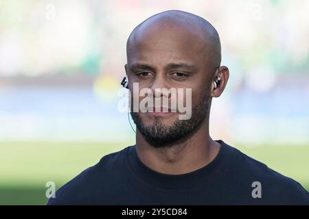 Bremen, Deutschland. September 2024. v.li.: Vincent Kompany (Trainer, FC Bayern München) Portrait, Nahaufnahme, Einzelfoto, Einzelbild, 21.09.2024, Bremen (Deutschland), Fussball, Bundesliga, SV Werder Bremen - FC Bayern München Credit: dpa/Alamy Live News Stockfoto