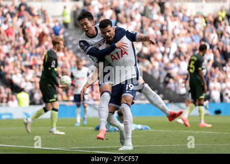 Tottenham Hotspurs Sohn Heung-Min feiert das erste Tor ihrer Mannschaft im Tottenham Hotspur Stadium in London. Bilddatum: Samstag, 21. September 2024. Stockfoto