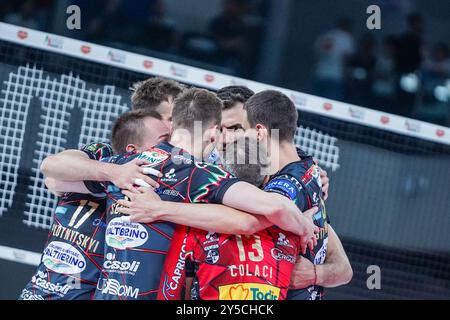 16 Kamil Semeniuk (Sir Susa VIM Perugia) während Sir Susa VIM Perugia vs Gas Sales Bluenergy Piacenza, Volleyball Italian Supercup Men Match in Florenz, Italien, 21. September 2024 Stockfoto