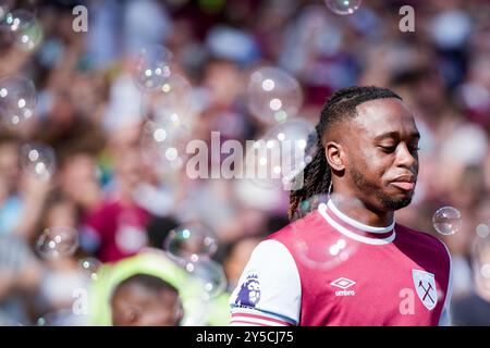 London, Großbritannien. September 2024. London, England, 21. September 2024: Aaron Wan-Bissaka (29 West Ham) vor dem Spiel der Premier League zwischen West Ham und Chelsea im London Stadium. (Pedro Porru/SPP) Credit: SPP Sport Press Photo. /Alamy Live News Stockfoto