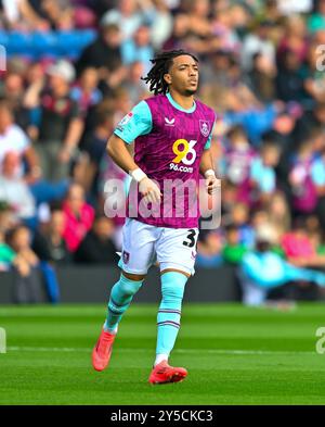 Turf Moor, Burnley, Lancashire, Großbritannien. September 2024. EFL Championship Football, Burnley gegen Portsmouth; Luca Koleosho von Burnley Credit: Action Plus Sports/Alamy Live News Stockfoto