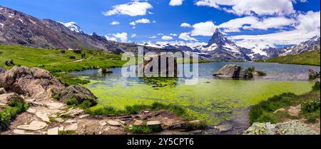 Die berühmtesten Wanderrouten der Schweiz, Kanton Wallis - fünf schönste Bergseen in Zermatt. Panoramablick auf den Stellisee und Matterho Stockfoto
