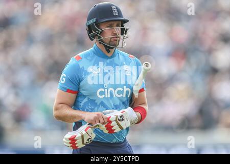 Leeds, Großbritannien. September 2024. Ein niedergeschworener Liam Livingstone aus England verlässt Sheffield of Play, nachdem er während der zweiten Metro Bank One Day International England gegen Australien am 21. September 2024 auf dem Headingley Cricket Ground, Leeds, Großbritannien, für eine goldene Ente geballt wurde (Foto: Mark Cosgrove/News Images) in Leeds, Großbritannien, 21. September 2024. (Foto: Mark Cosgrove/News Images/SIPA USA) Credit: SIPA USA/Alamy Live News Stockfoto