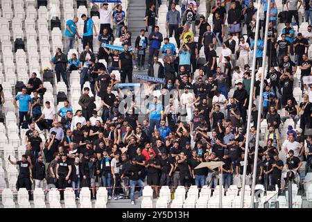 Torino, Italien. September 2024. Napoli Fans während des Fußballspiels der Serie A zwischen Juventus FC und SSC Napoli im Juventus Stadion in Turin, Nordwesten Italiens - 21. September 2024. Sport - Fußball (Foto: Fabio Ferrari/LaPresse) Credit: LaPresse/Alamy Live News Stockfoto