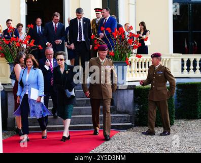 Die Prinzessin Royal kommt zu einem Empfang im Airborne Museum Hartenstein in Oosterbeek, Niederlande, um dem 80. Jahrestag der Schlacht von Arnheim zu gedenken. Vor 80 Jahren sprangen rund 1.900 alliierte Luftlandeeinheiten der 4. Fallschirmbrigade von Militärflugzeugen in die besetzten Niederlande, um die Brücken bei Arnheim zu erobern. Bilddatum: Samstag, 21. September 2024. Stockfoto