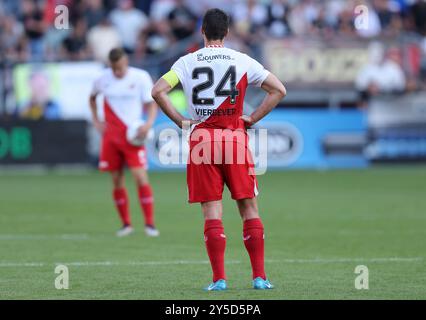 Utrecht, Niederlande. September 2024. UTRECHT, NIEDERLANDE - 21. SEPTEMBER: Nick Viergever vom FC Utrecht enttäuscht während des niederländischen Eredivisie-Spiels zwischen dem FC Utrecht und Willem II in Galgenwaard am 21. September 2024 in Utrecht, Niederlande. (Foto: Peter Lous/Orange Pictures) Credit: dpa/Alamy Live News Stockfoto