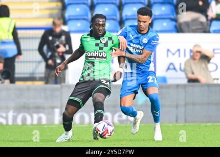 Gatlin Odonkor (24 Bristol Rovers) und Jadel Katongo (27 Peterborough United) treten am Samstag, den 21. September 2024, in der Sky Bet League 1 zwischen Peterborough und den Bristol Rovers in der London Road in Peterborough um den Ball. (Foto: Kevin Hodgson | MI News) Credit: MI News & Sport /Alamy Live News Stockfoto