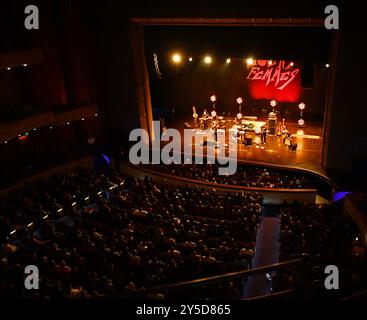 20. September 2024, Virginia Beach, Virginia, USA: Die GEWALTTÄTIGEN FRAUEN unterhalten die Leute im Sandler Center in Virginia Beach, Virginia am 20. September 2024...Foto Â Jeff Moore (Credit Image: © Jeff Moore/ZUMA Press Wire) NUR REDAKTIONELLE VERWENDUNG! Nicht für kommerzielle ZWECKE! Stockfoto