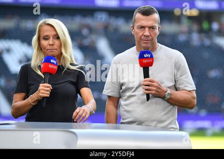 Frankfurt, Deutschland. September 2024. Fußball 1. Bundesliga 4. Spieltag Eintracht Frankfurt - Borussia Mönchengladbach am 21.09.2024 im Deutsche Bank Park in Frankfurt Lothar Matthaeus, rechts - Julia Simic, links DFL-Vorschriften verbieten jede Verwendung von Fotografien als Bildsequenzen und/oder Quasi-Video. Foto: Revierfoto Credit: ddp Media GmbH/Alamy Live News Stockfoto