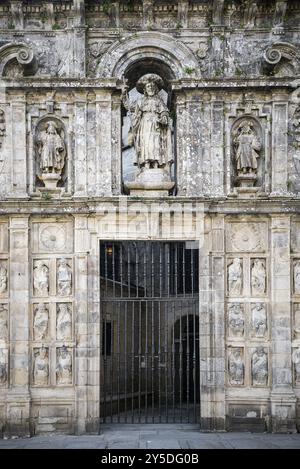 Details der Eingangsfassade in der Kathedrale von santiago de compostela in der Altstadt spaniens Stockfoto