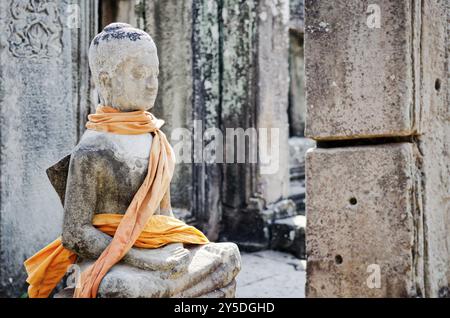 Kambodschanische antike buddha-Statue im berühmten Wahrzeichen angkor Wat Tempel siem erobert kambodscha Stockfoto