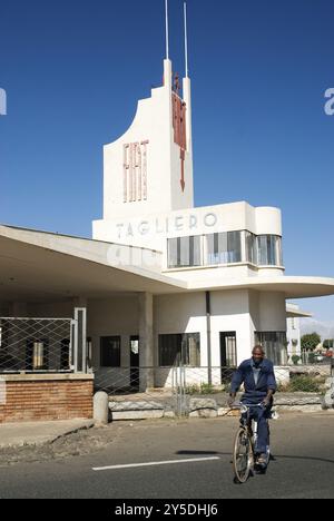 Fiat tagliero futuristisches Gebäude in asmara eritrea Stockfoto