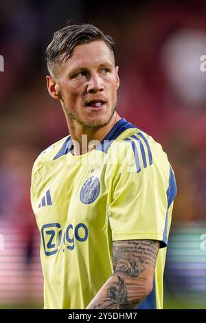 Deventer, Niederlande. September 2024. DEVENTER, NIEDERLANDE - 21. SEPTEMBER: Wout Weghorst von AFC Ajax sieht beim niederländischen Eredivisie-Spiel zwischen Go Ahead Eagles und AFC Ajax in de Adelaarshorst am 21. September 2024 in Deventer, Niederlande, an. (Foto von Andre Weening/Orange Pictures) Credit: Orange Pics BV/Alamy Live News Stockfoto