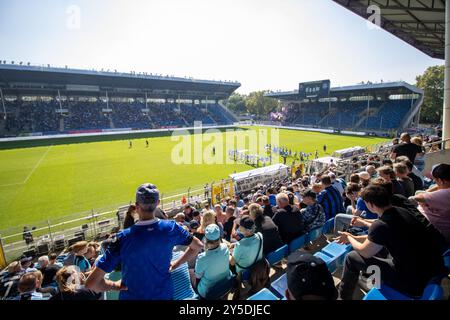 Fußball 3. Liga, Saison 2024/25, Spieltag 6: Waldhof Mannheim gegen VfL Osnabrück. 9.926 Schauen Sie sich das Spiel im Carl-Benz Stadium an Stockfoto