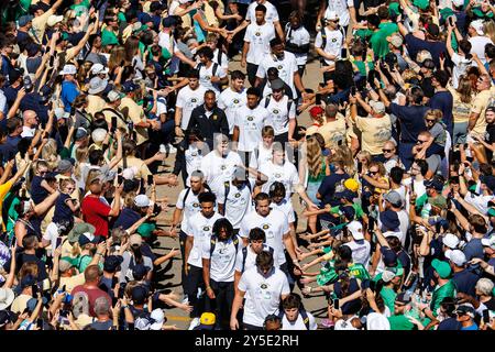 South Bend, Indiana, USA. September 2024. Während der NCAA-Fußballspiele zwischen den Miami (OH) RedHawks und den Notre Dame Fighting Irish im Notre Dame Stadium in South Bend, Indiana. John Mersits/CSM/Alamy Live News Stockfoto