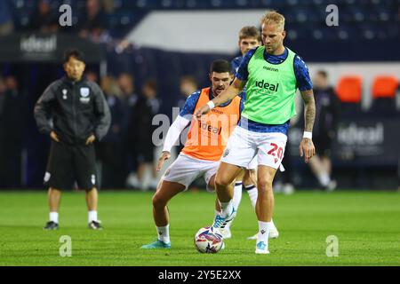 West Bromwich, Großbritannien. September 2024. Uros Racic von West Bromwich Albion wärmt sich vor dem Sky Bet Championship-Spiel in den Hawthorns in West Bromwich auf. Der Bildnachweis sollte lauten: Annabel Lee-Ellis/Sportimage Credit: Sportimage Ltd/Alamy Live News Stockfoto